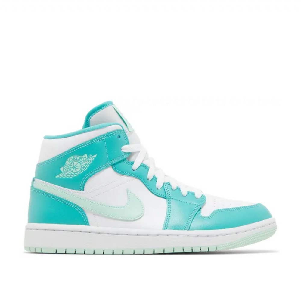 Nike Air Jordan Mid in Aqua and White